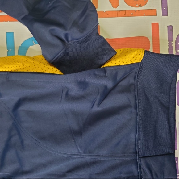 Sz large Jordan zip up - Picture 5 of 6